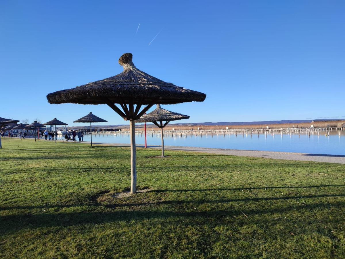 Tinyhouses Am Neusiedlersee Fertőrákos エクステリア 写真